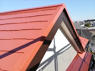 横浜市青葉区しらとり台にて屋根はローマオレンジ、外壁はクリヤー塗料 ...